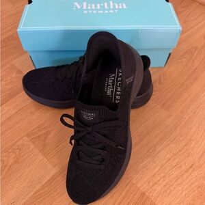 Martha Stewart 8.5 Skechers Women's Black slip on washable Athletic Sneakers